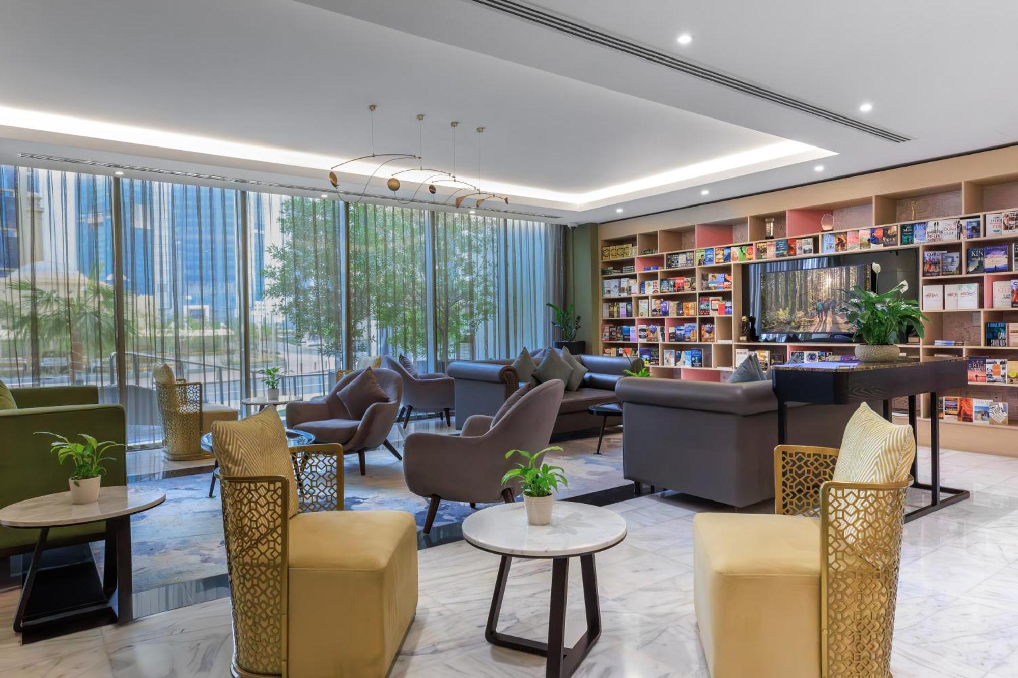 多哈萨默塞特西湾公寓式酒店 外观 照片 Library