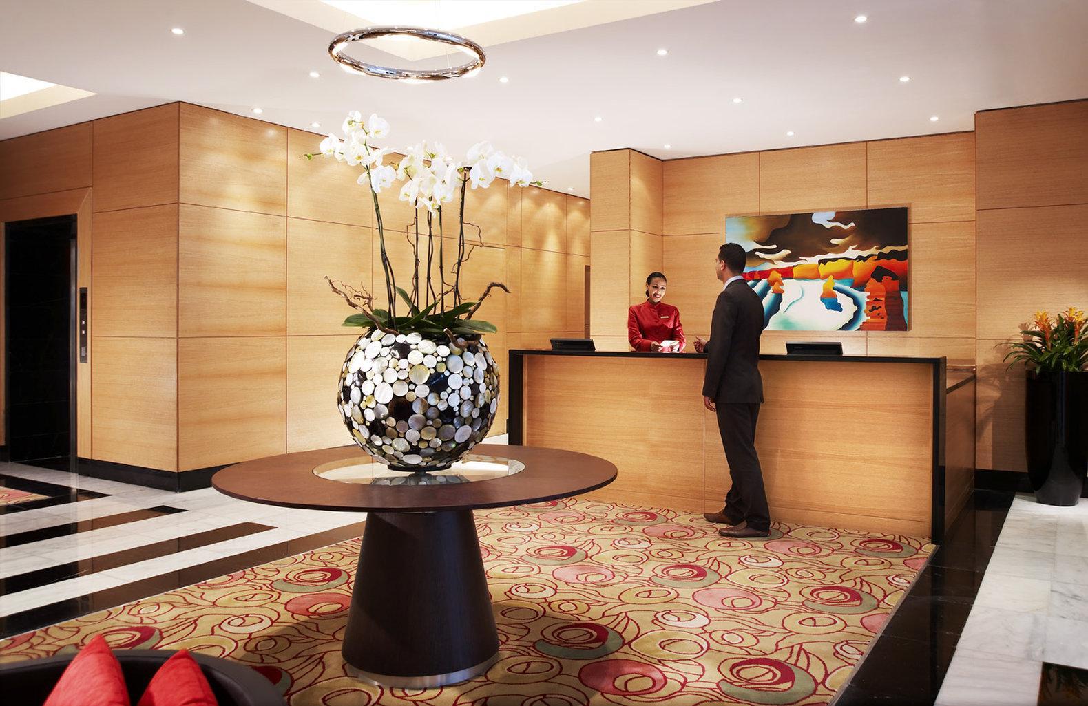 多哈萨默塞特西湾公寓式酒店 外观 照片 The lobby of the hotel